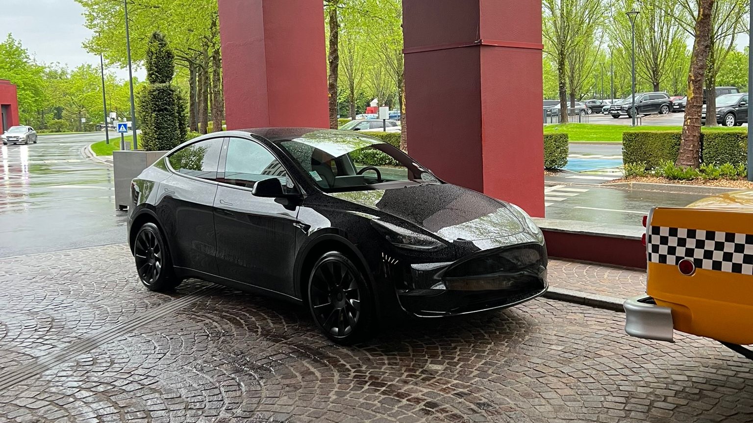 Tesla Model Y, vue extérieure trois-quarts
